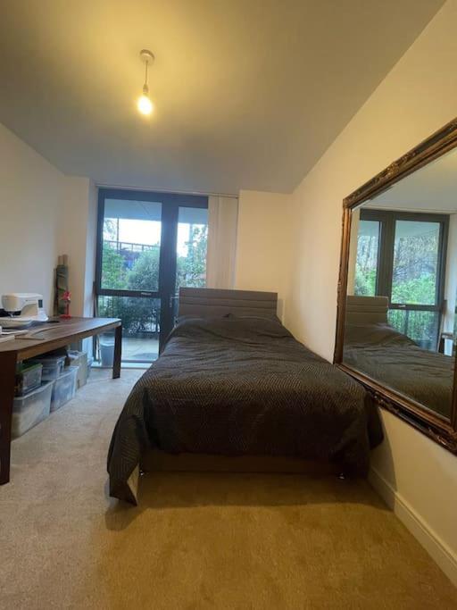 3-bed 2-bath Designer Apt In Canada Water Apartamento *