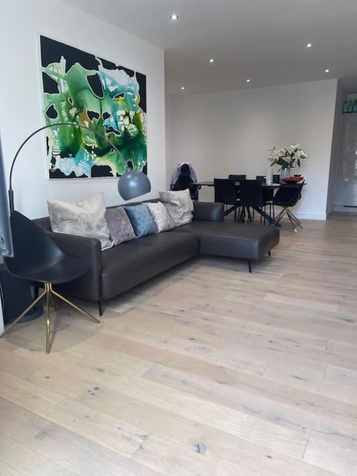 3-bed 2-bath Designer Apt In Canada Water * Londres