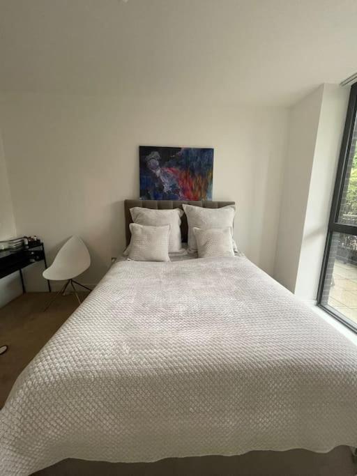 Apartamento 3-bed 2-bath Designer Apt In Canada Water *